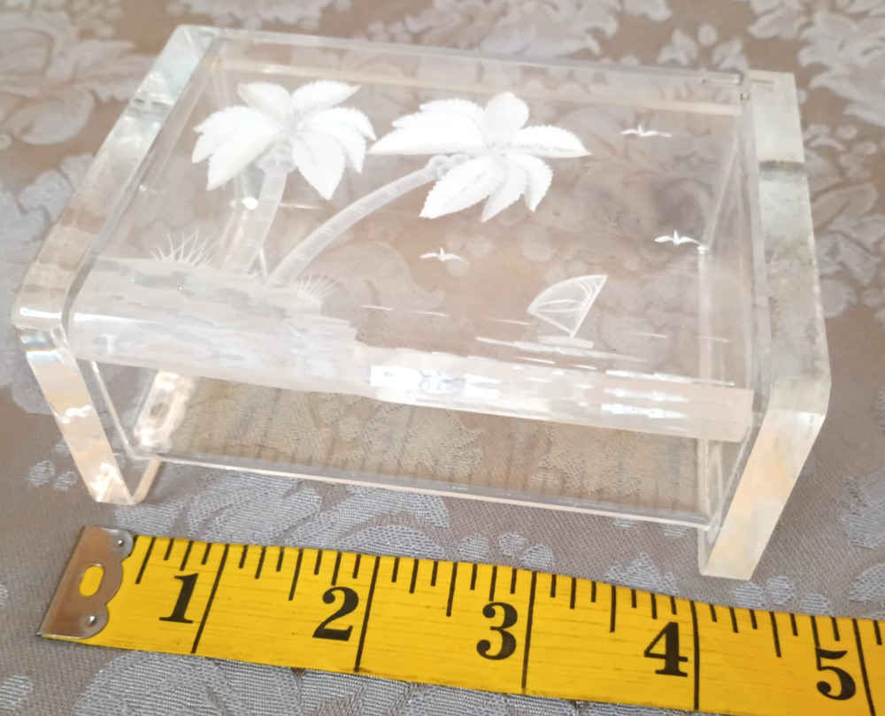 VTG Lucite Acrylic Hawaiian Palm Tree Clear Collector Trinket Box MCM 4x3x2